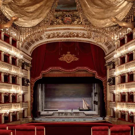 Maman Suite, Center Near Molo Beverello Nyaraló