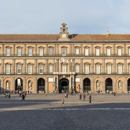 Nyaraló Maman Suite, Center Near Molo Beverello