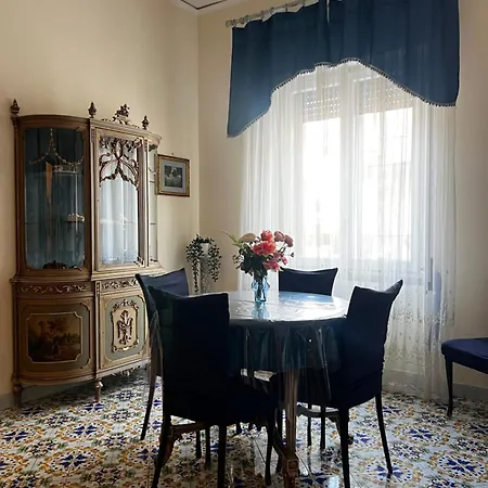 Maman Suite, Center Near Molo Beverello Nápoly