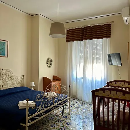 Maman Suite, Center Near Molo Beverello Holiday home *