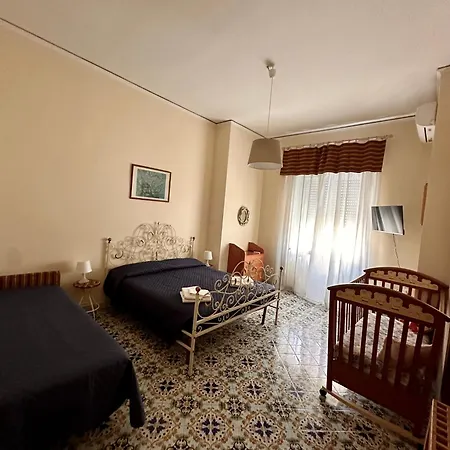Maman Suite, Center Near Molo Beverello Holiday home *