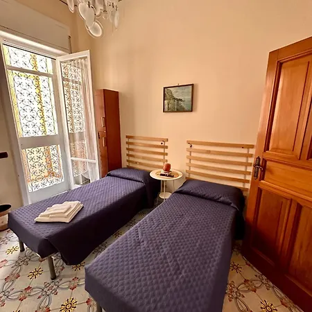 Maman Suite, Center Near Molo Beverello Holiday home Naples
